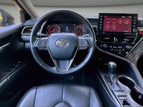Used 2022 Toyota Camry SE FWD image 8