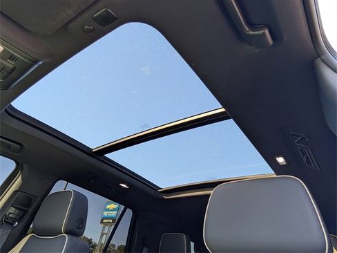 Used 2024 Chevrolet Tahoe Premier w/ Premium Package 2 image 17