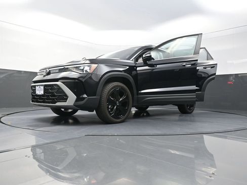 Used 2025 Volkswagen Taos SEL AWD/4WD image 33