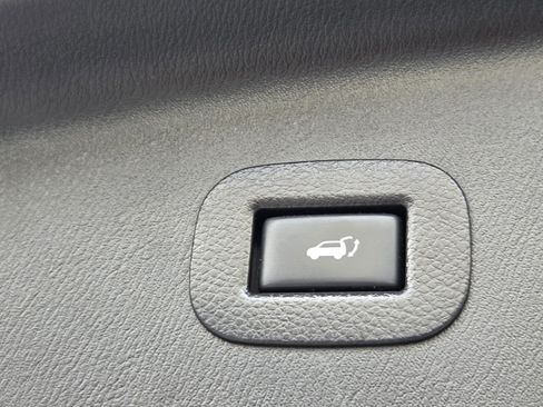 Used 2016 INFINITI QX80 2WD w/ Driver's Assistance Package image 33
