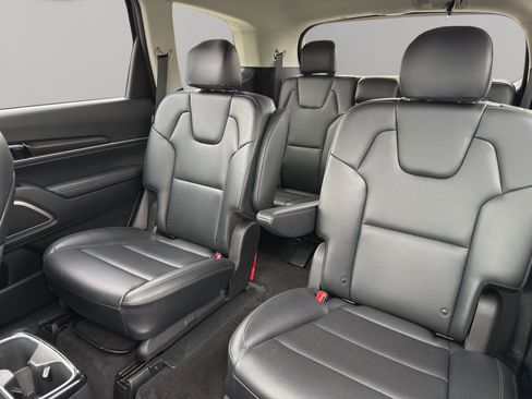 Used 2025 Kia Telluride S image 14