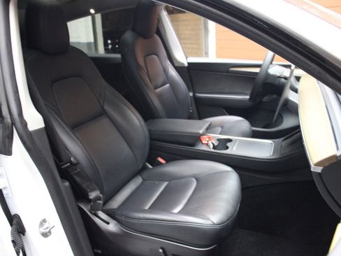 Used 2023 Tesla Model Y 2WD image 36