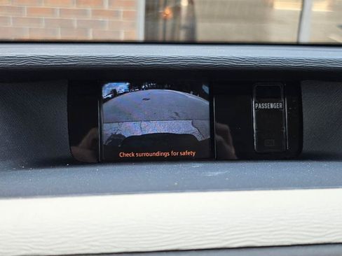 Used 2014 Toyota Sienna XLE FWD image 2
