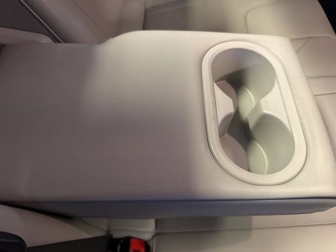 Used 2021 Hyundai Elantra Limited image 55