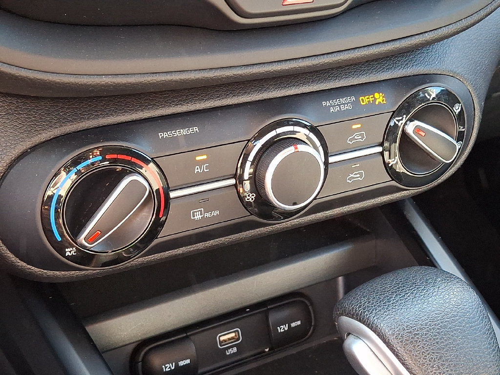 Used 2023 Kia Soul LX w/ LX Technology Package FWD image 15