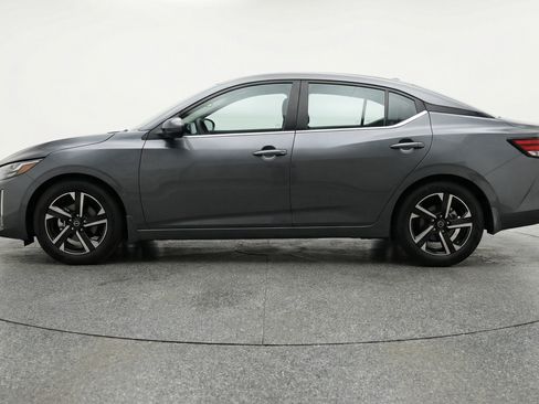 Used 2025 Nissan Sentra SV image 5