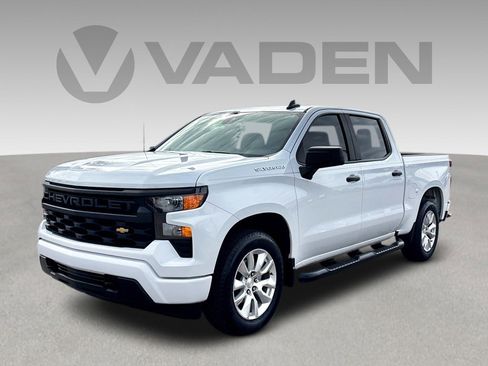 Used 2024 Chevrolet Silverado 1500 Custom image 3