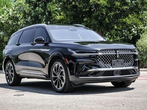 Used 2024 Lincoln Nautilus Reserve image 7