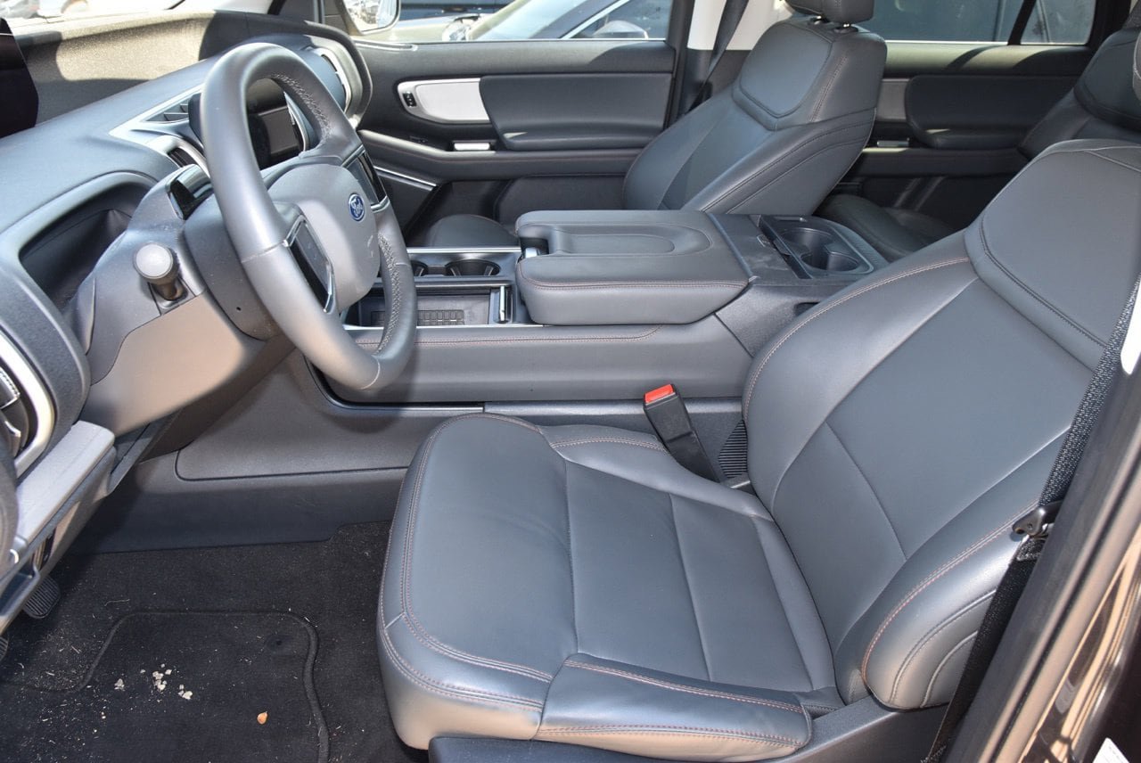 Used 2025 Ford Expedition Active RWD image 10