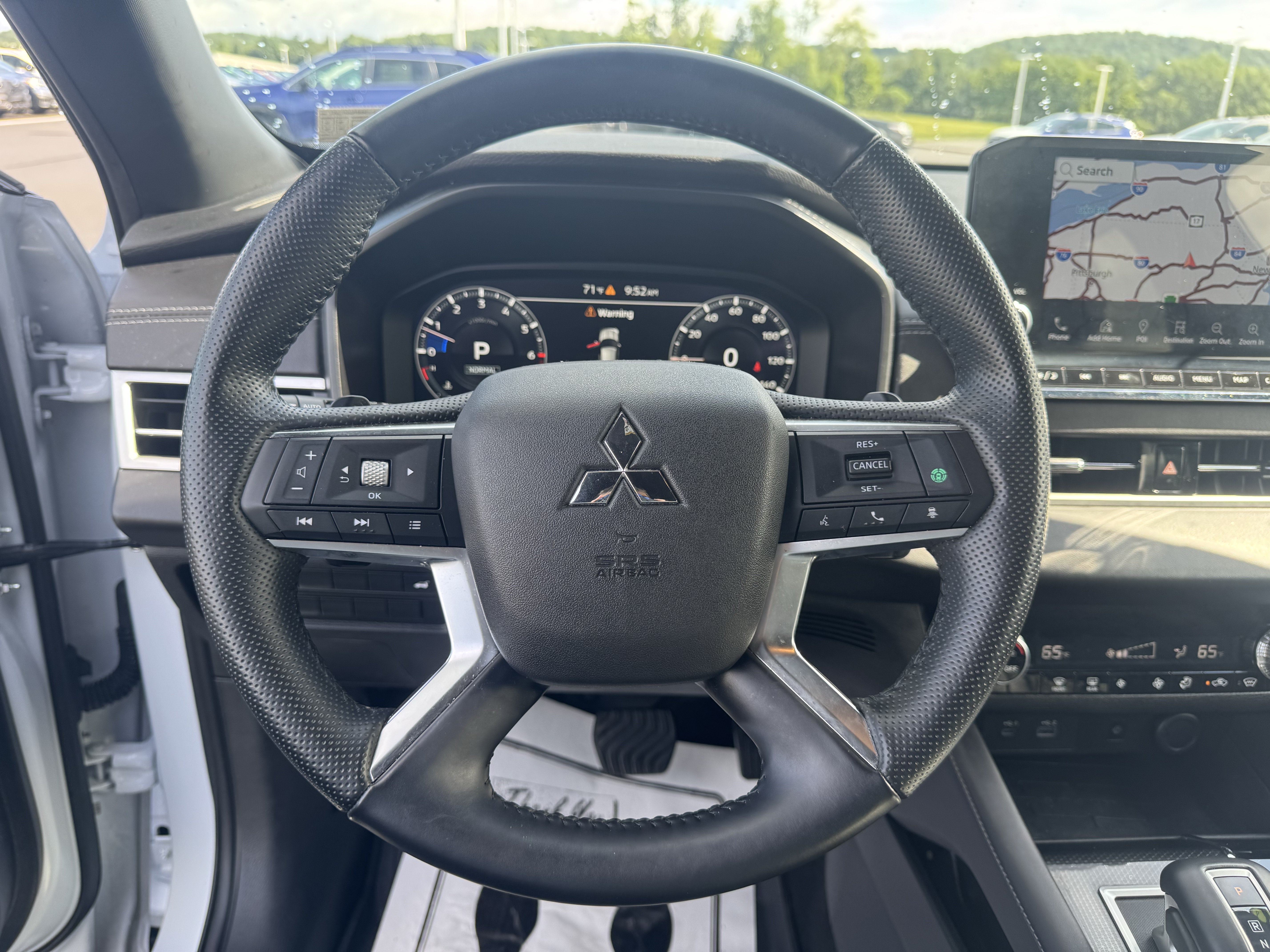 Used 2024 Mitsubishi Outlander SE Black Edition AWD/4WD image 18
