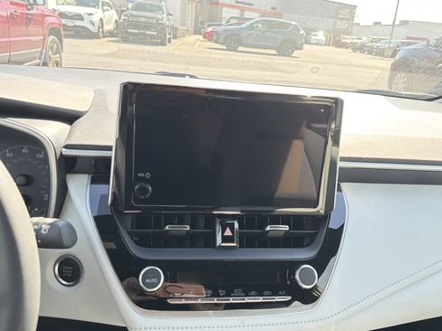Used 2024 Toyota Corolla SE image 17