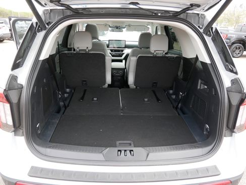 Used 2026 Ford Explorer Active w/ Active Comfort Package AWD/4WD image 18