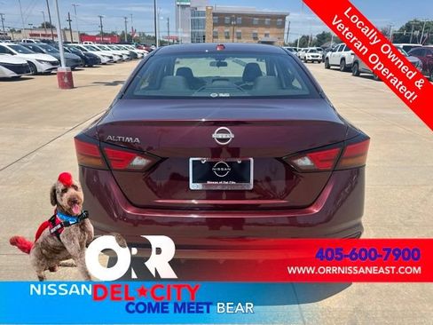Used 2025 Nissan Altima 2.5 SV FWD image 4