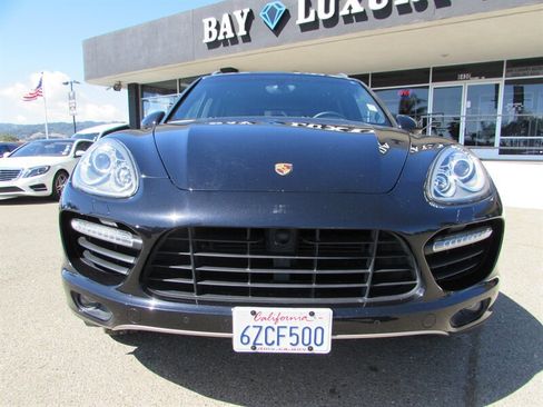 Used 2013 Porsche Cayenne Turbo AWD/4WD image 2