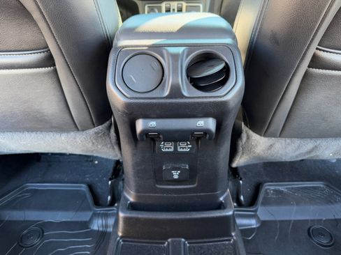 Used 2020 Jeep Wrangler Unlimited Sahara image 15