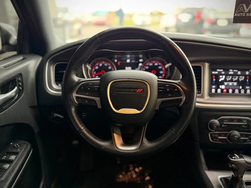 Used 2019 Dodge Charger SXT w/ Leather Interior Group RWD image 11