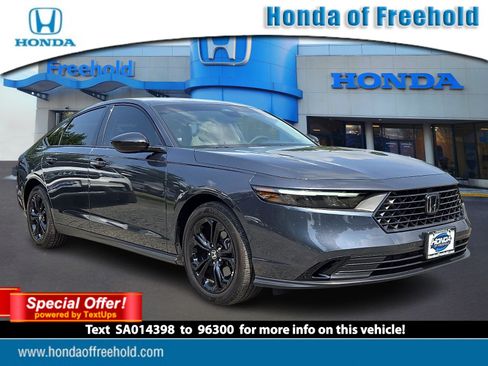 Used 2025 Honda Accord SE image 1