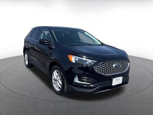Used 2024 Ford Edge SEL image 3