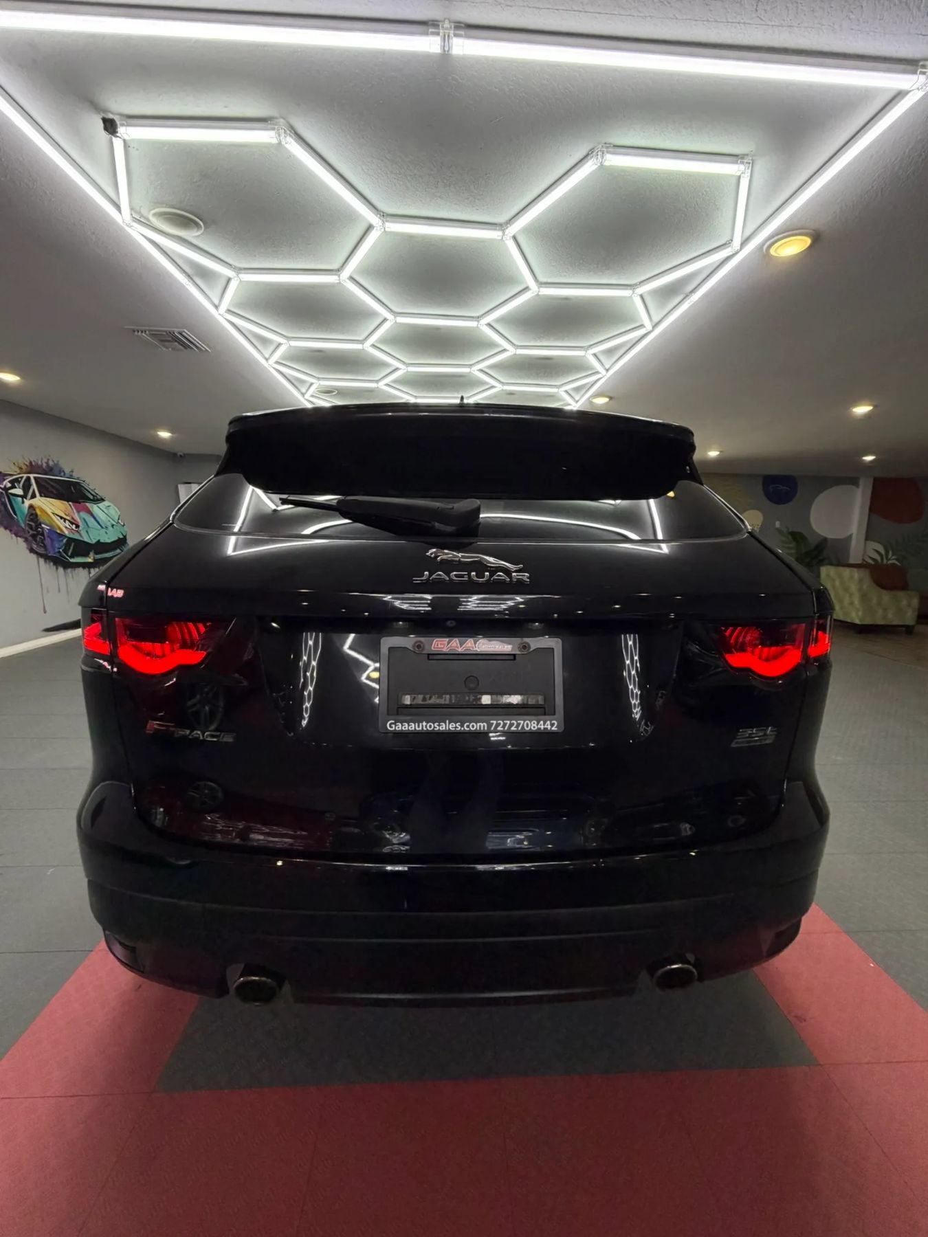 Used 2018 Jaguar F-PACE R-Sport AWD/4WD image 4