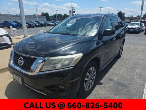 Used 2016 Nissan Pathfinder SV AWD/4WD image 1