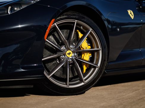 Used 2021 Ferrari 812 GTS image 29