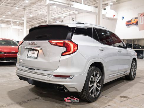 Used 2019 GMC Terrain Denali w/ Advanced Safety Package image 6
