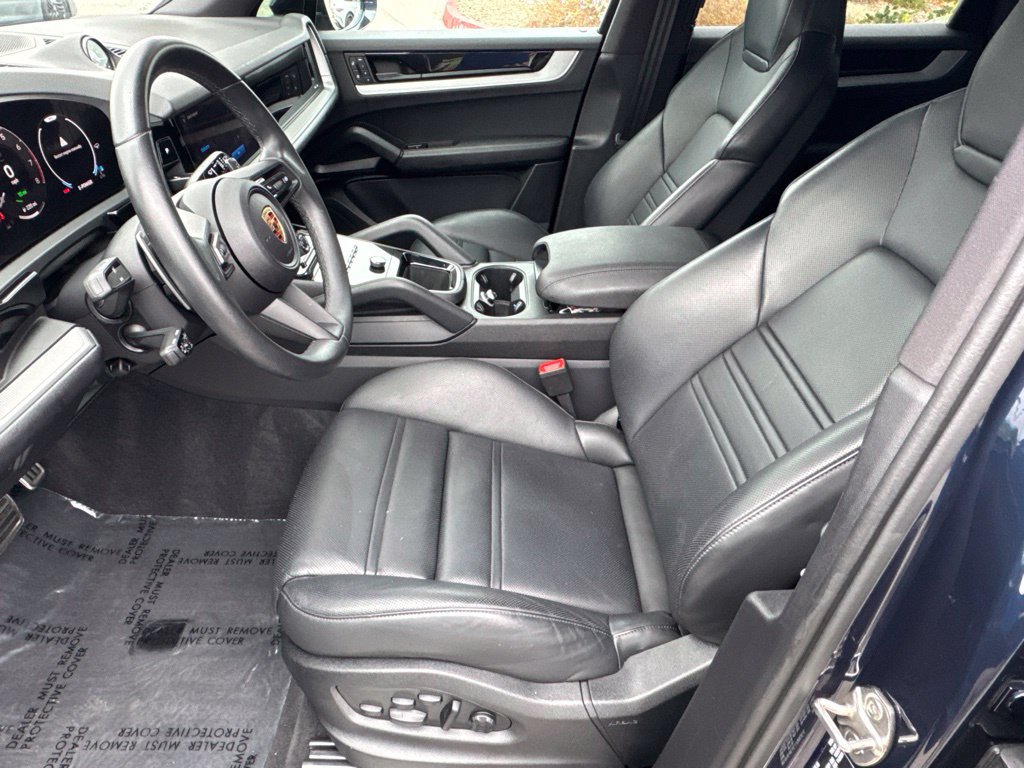 Used 2024 Porsche Cayenne S AWD/4WD image 22