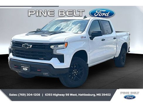 Used 2024 Chevrolet Silverado 1500 LT Trail Boss w/ Protection Package AWD/4WD image 10