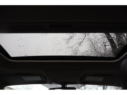 Used 2017 Ford Fiesta Titanium image 9