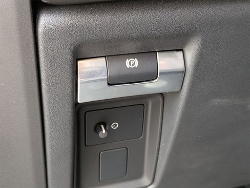 Used 2024 Land Rover Defender 130 V8 image 17