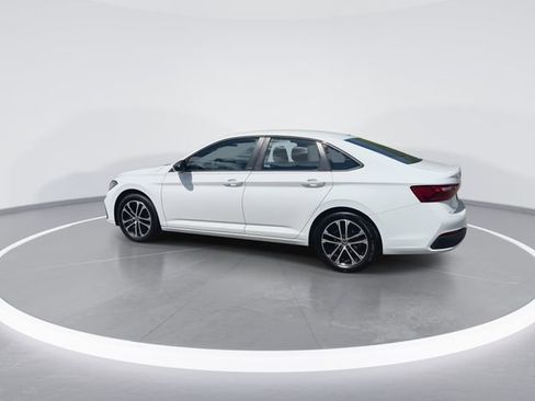 Used 2025 Volkswagen Jetta Sport FWD image 6
