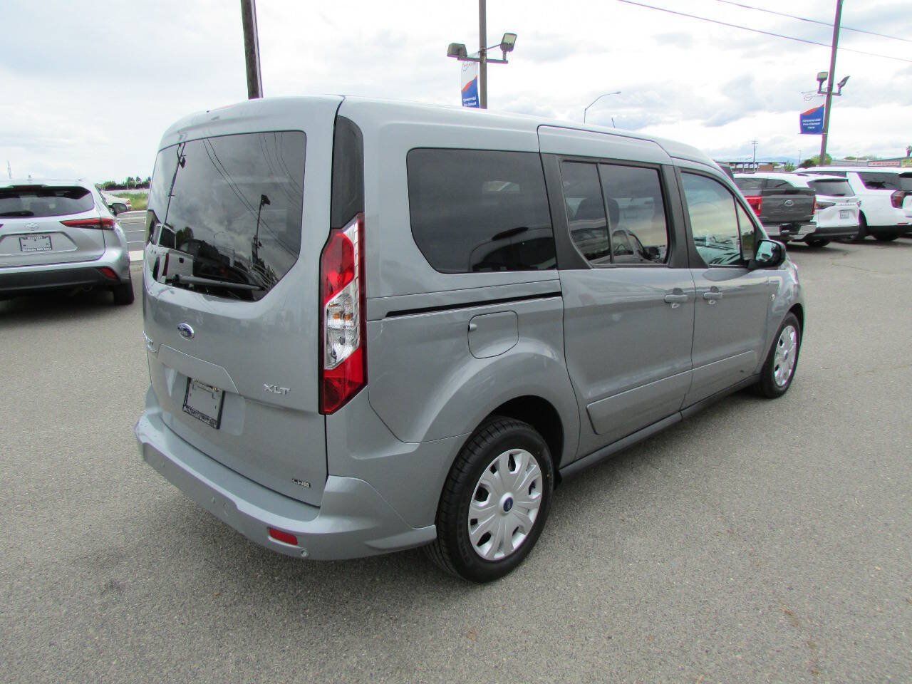 Used 2023 Ford Transit Connect XLT FWD image 6