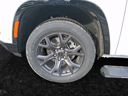 New 2026 Jeep Grand Wagoneer Limited image 15