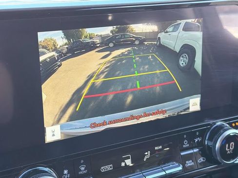 Used 2023 Toyota Highlander Limited AWD/4WD image 15