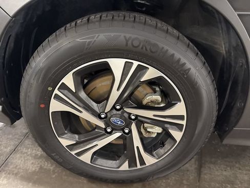 Used 2025 Subaru Crosstrek 2.5i Premium AWD/4WD image 8