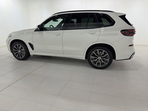 Used 2026 BMW X5 xDrive40i w/ M Sport Package AWD/4WD image 2