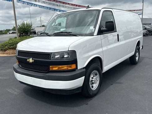 Certified 2023 Chevrolet Express 2500 w/ Driver Convenience Package image 4