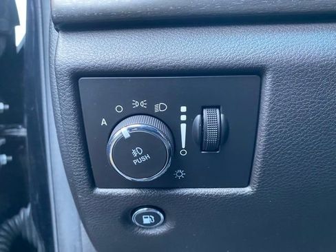 Used 2018 Jeep Grand Cherokee Laredo image 17