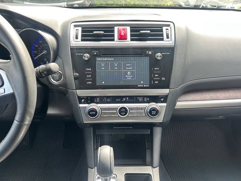 Used 2016 Subaru Outback 2.5i Limited AWD/4WD image 19