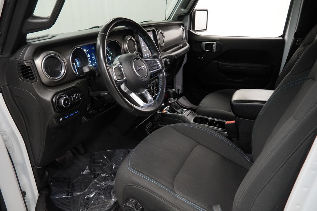 Certified 2022 Jeep Wrangler Unlimited Rubicon 4xe w/ Dual Top Group AWD/4WD image 11