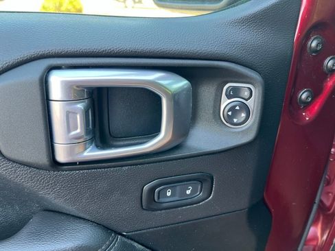 Used 2021 Jeep Wrangler Unlimited Sahara image 25