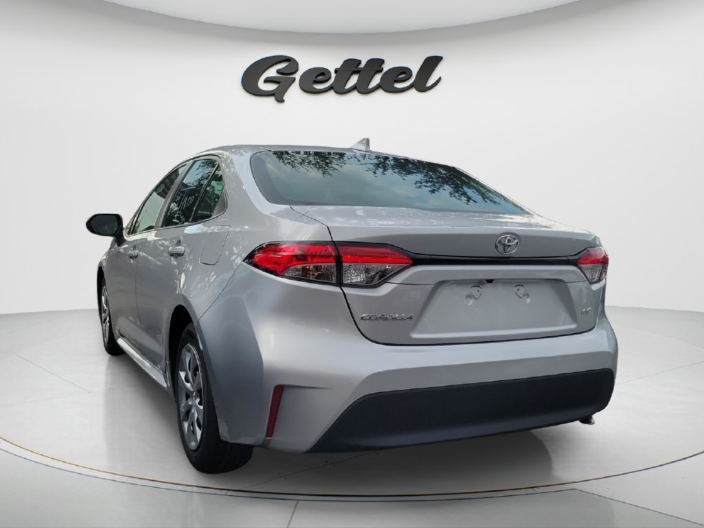 Used 2024 Toyota Corolla LE FWD image 11