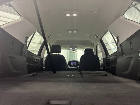 Used 2020 Chevrolet Traverse LT FWD image 39