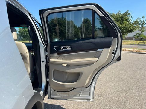 Used 2018 Ford Explorer Limited w/ Equipment Group 301A FWD image 23