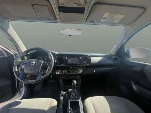 Used 2016 Toyota Tacoma SR w/ Towing Package image 11