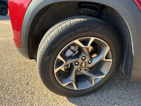 Used 2024 Chevrolet Trax LT image 18