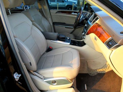 Used 2013 Mercedes-Benz GL 450 4MATIC image 9