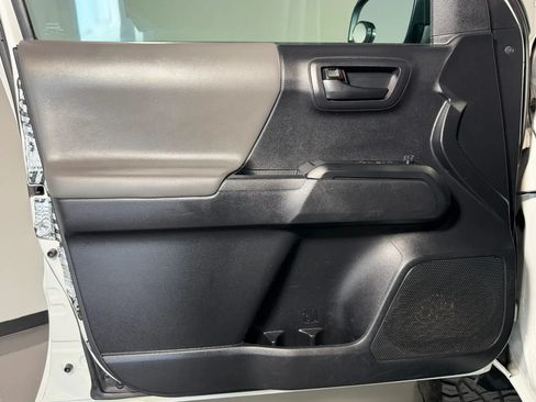 Used 2019 Toyota Tacoma SR RWD image 17