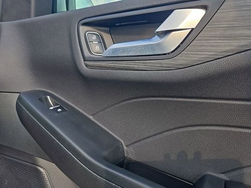 Used 2023 Ford Escape Platinum image 25