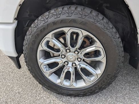 Used 2023 RAM 1500 Laramie AWD/4WD image 19